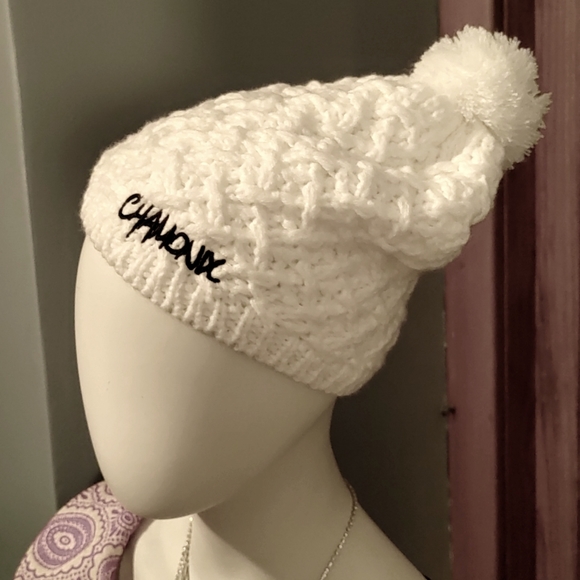 Bo and Cho Accessories - Bo and Cho White Knit Quilted France Pom-pom silk-lined Beanie